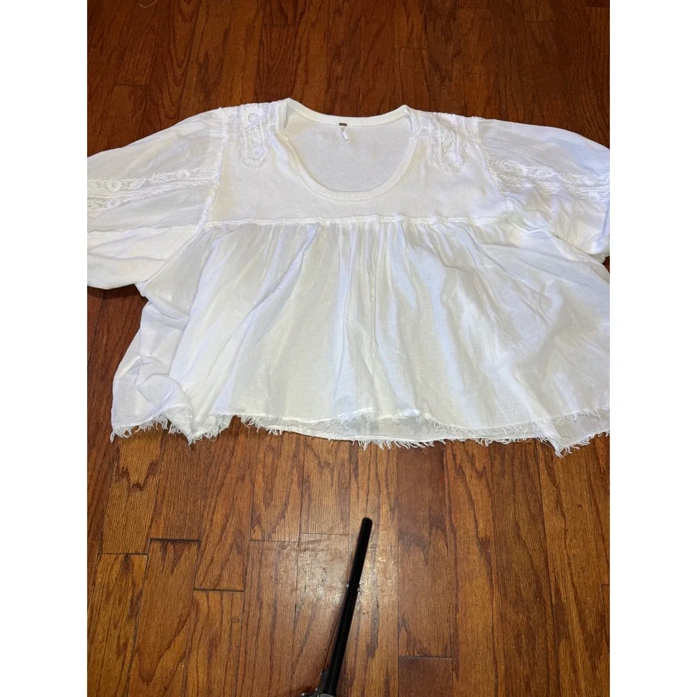 Free People White Embroidered Babydoll Peasant Top Puff Sleeve  XS/S